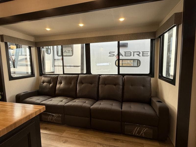 2026 Forest River 2026 Forest River Sabre - thumbnail 16