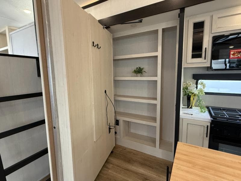 2026 Forest River 2026 Forest River Sabre - thumbnail 18