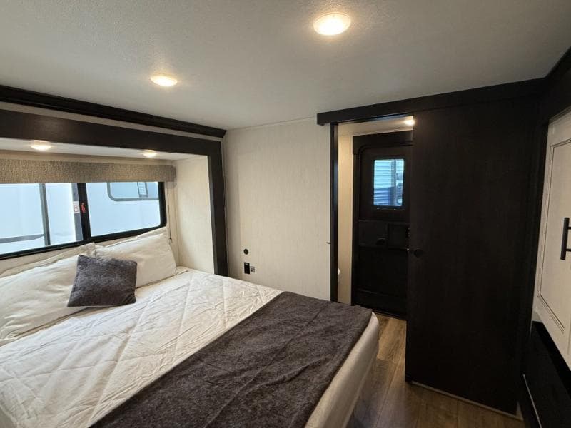 2026 Forest River 2026 Forest River Sabre - thumbnail 22