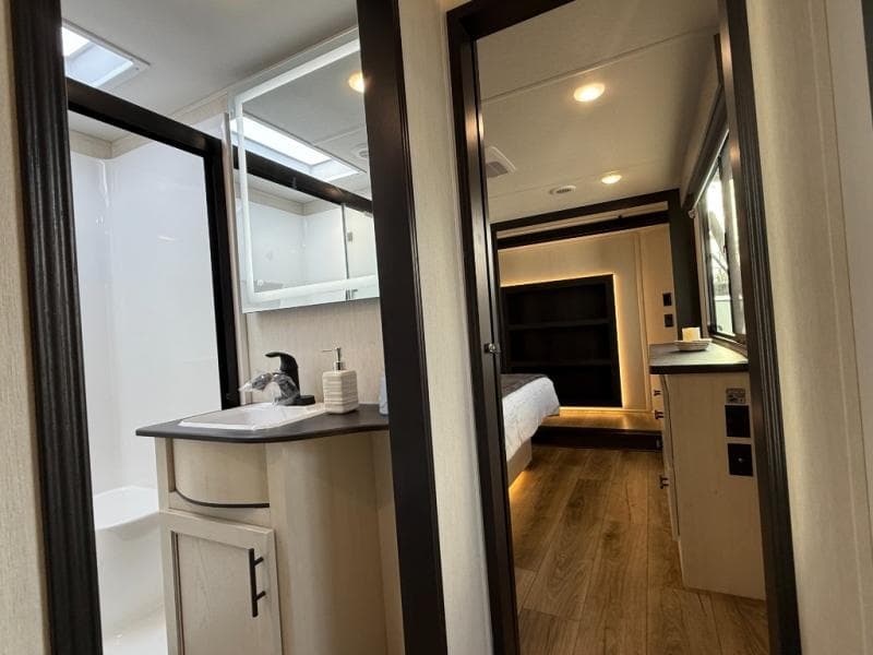 2026 Forest River 2026 Forest River Sabre - thumbnail 32