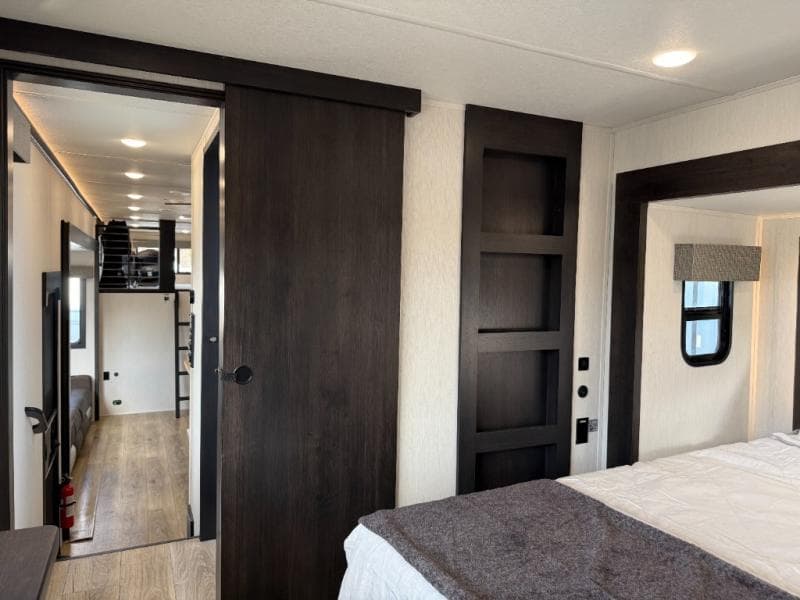 2026 Forest River 2026 Forest River Sabre - thumbnail 39