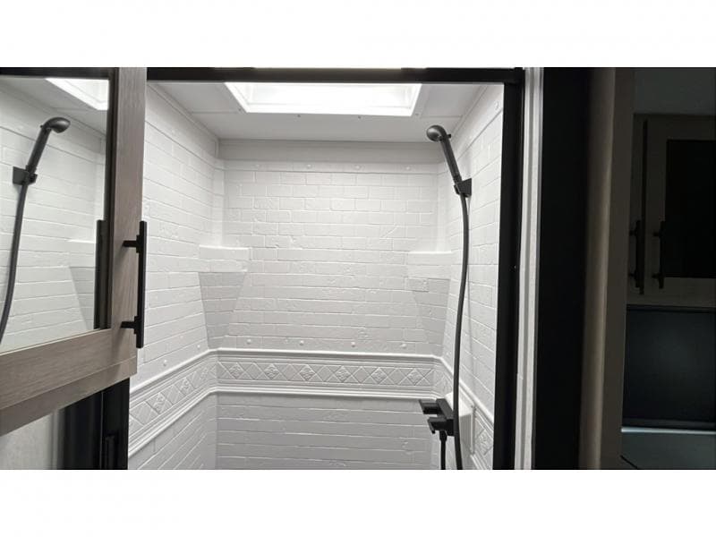 2025 Grand Design 2025 Grand Design Imagine XLS - thumbnail 13