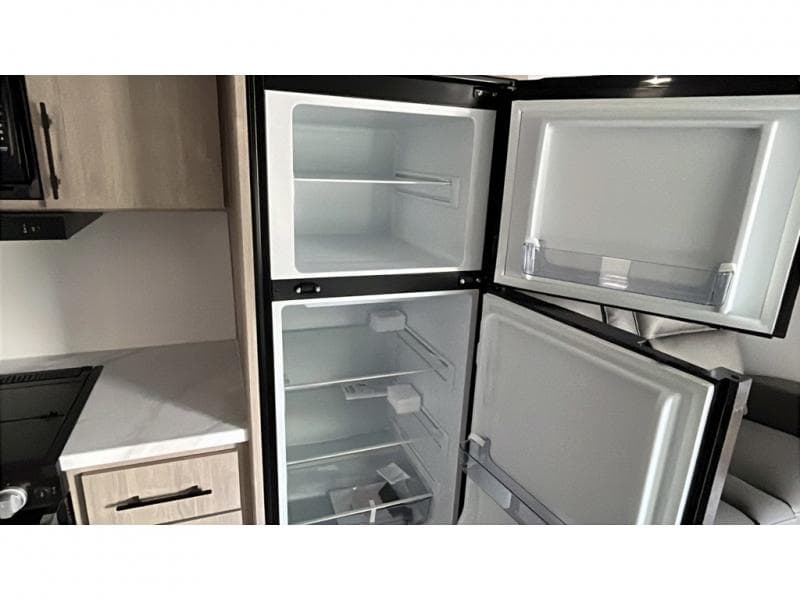 2025 Grand Design 2025 Grand Design Imagine XLS - thumbnail 18