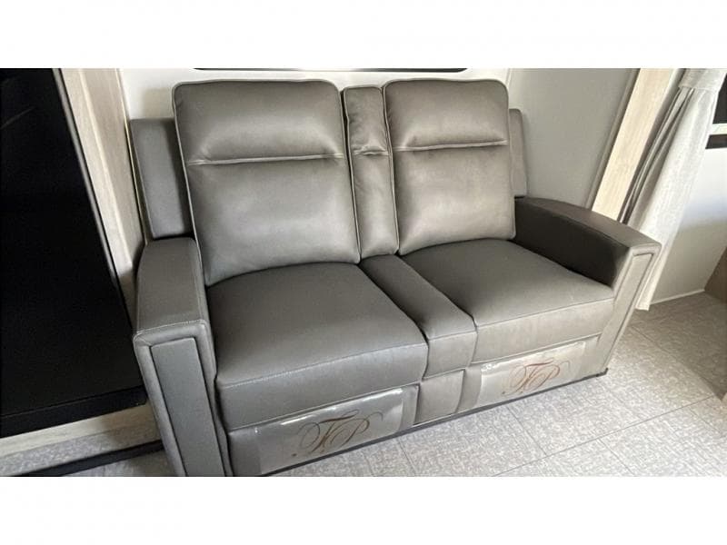 2025 Grand Design 2025 Grand Design Imagine XLS - thumbnail 19