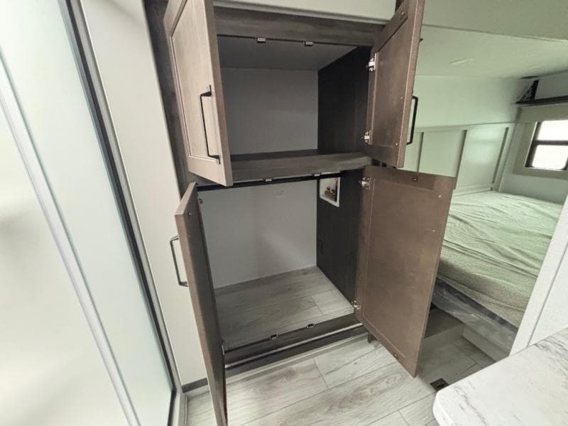 2025 Keystone RV 2025 Keystone RV Montana High Country - thumbnail 15