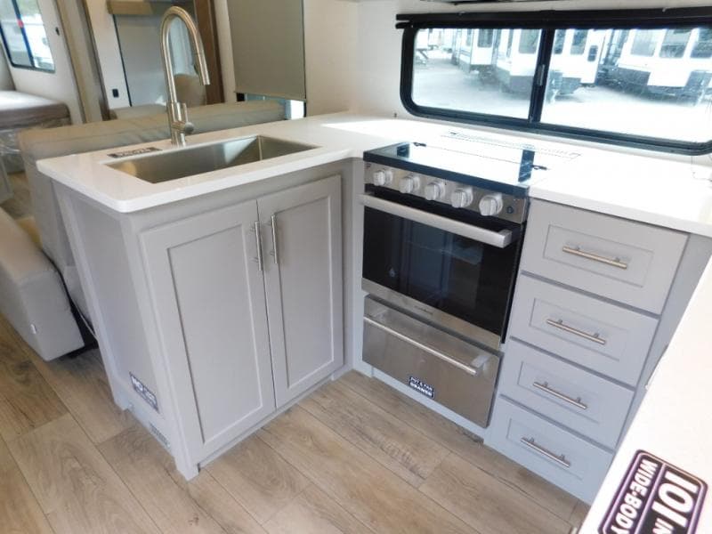 2025 Alliance RV 2025 Alliance RV Avenue - thumbnail 18