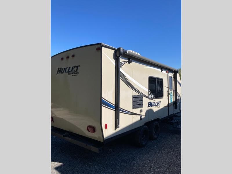 2018 Keystone RV 2018 Keystone RV Bullet Crossfire - thumbnail 4