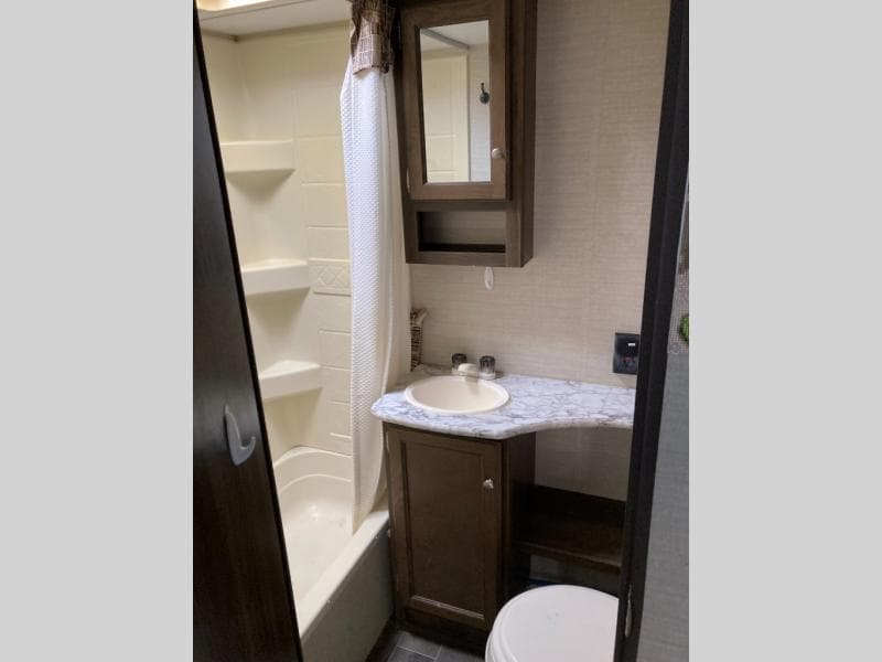 2018 Keystone RV 2018 Keystone RV Bullet Crossfire - thumbnail 10