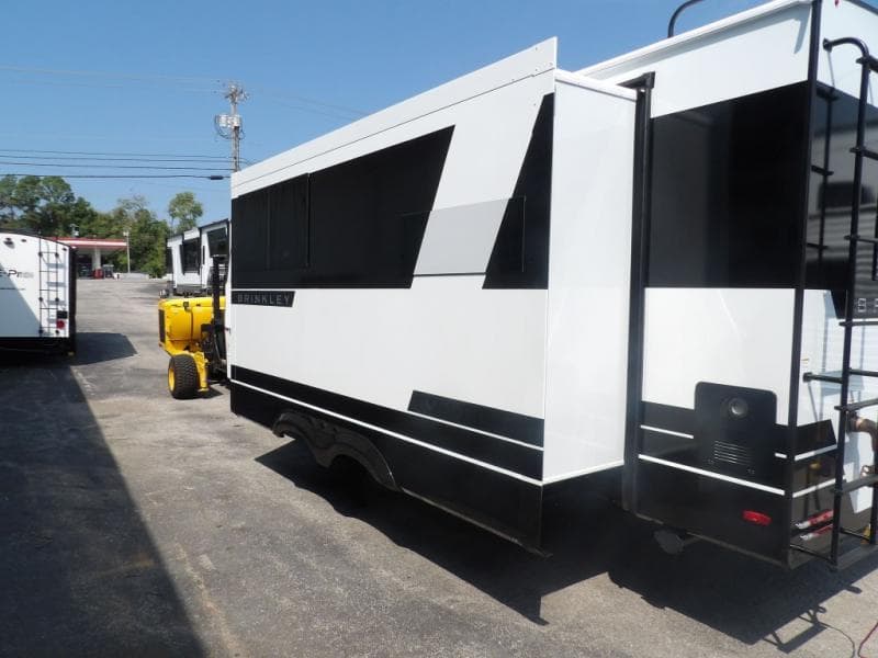 2026 Brinkley RV 2026 Brinkley RV Model I - thumbnail 3