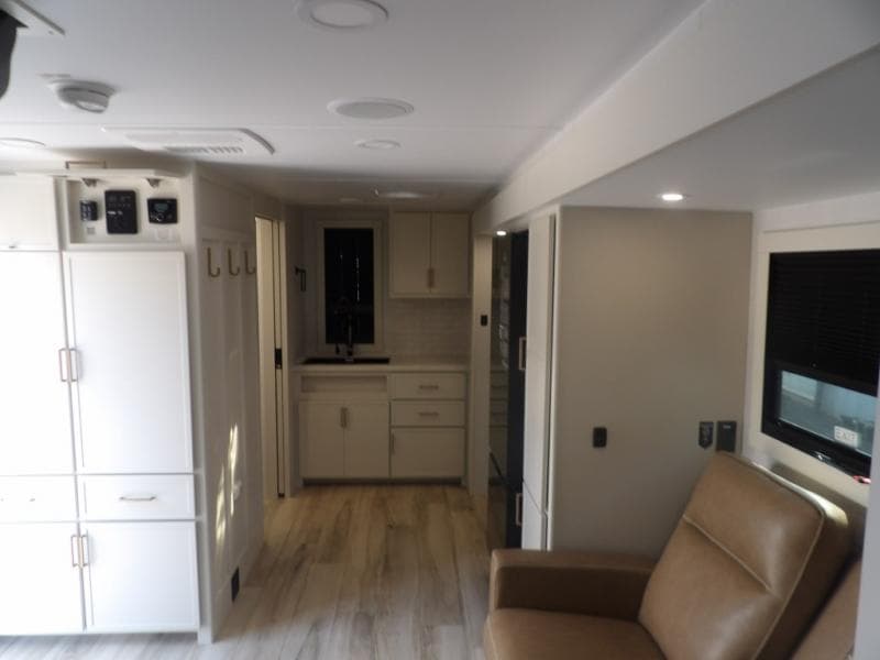 2026 Brinkley RV 2026 Brinkley RV Model I - thumbnail 6