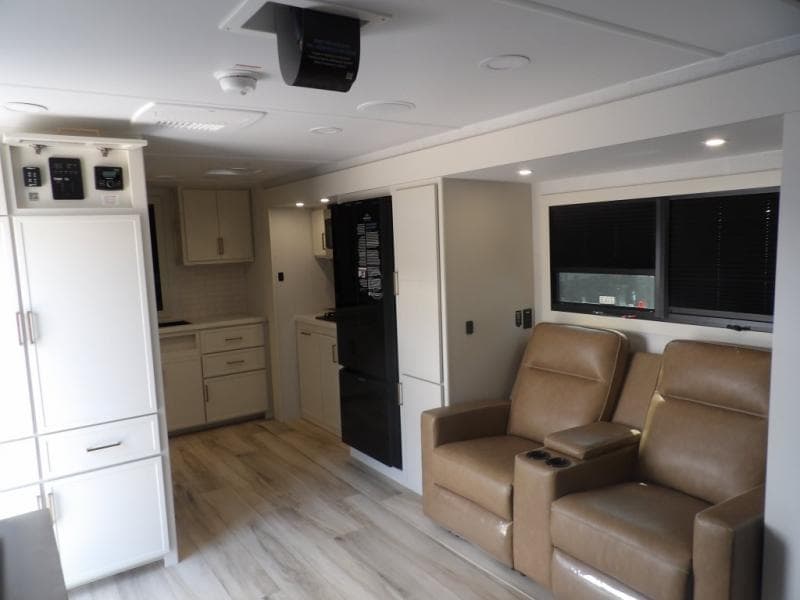 2026 Brinkley RV 2026 Brinkley RV Model I - thumbnail 7