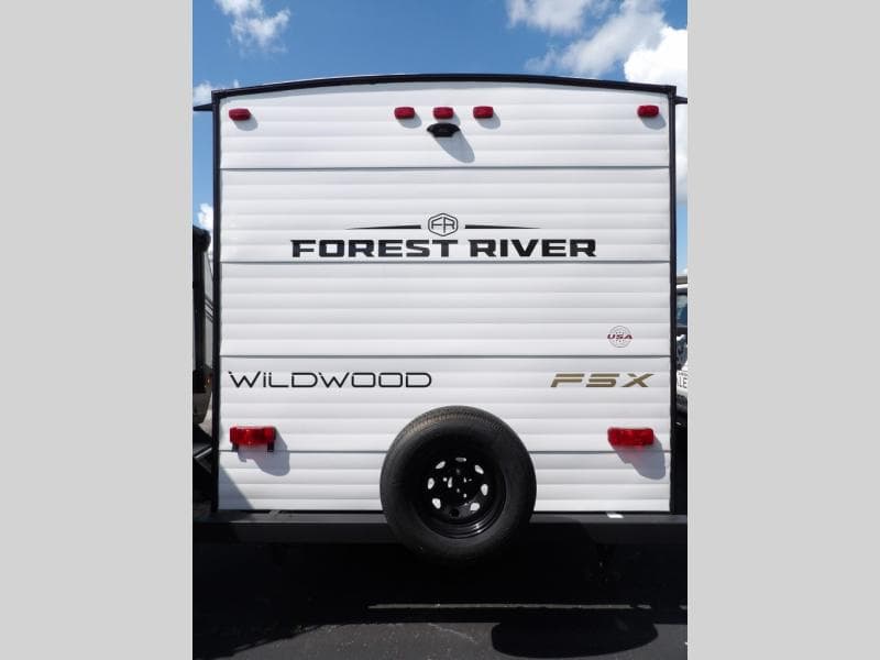 2025 Forest River 2025 Forest River Wildwood FSX - thumbnail 4