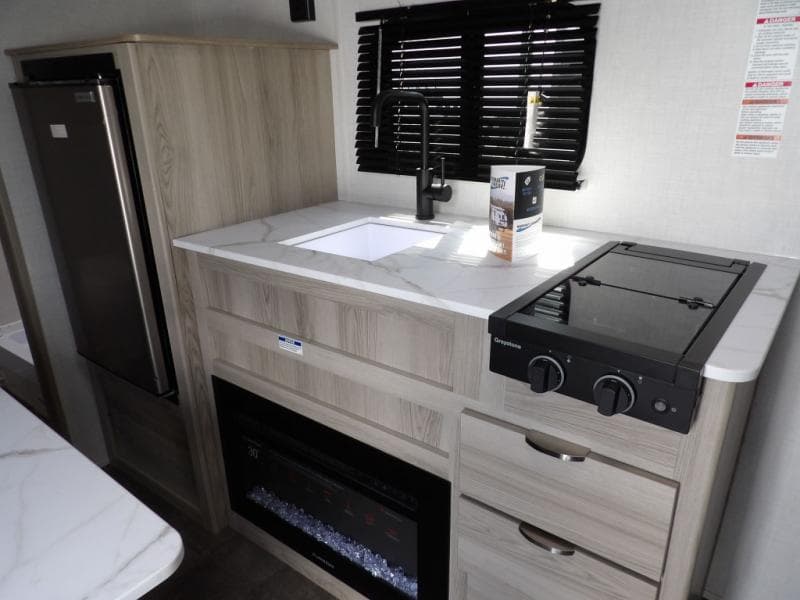 2025 Forest River 2025 Forest River Wildwood FSX - thumbnail 7