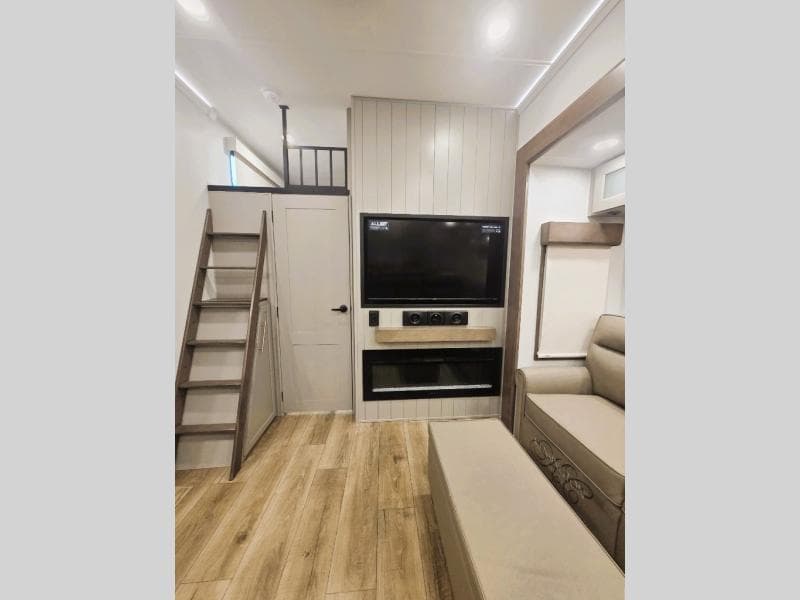 2026 Alliance RV 2026 Alliance RV Paradigm - thumbnail 9