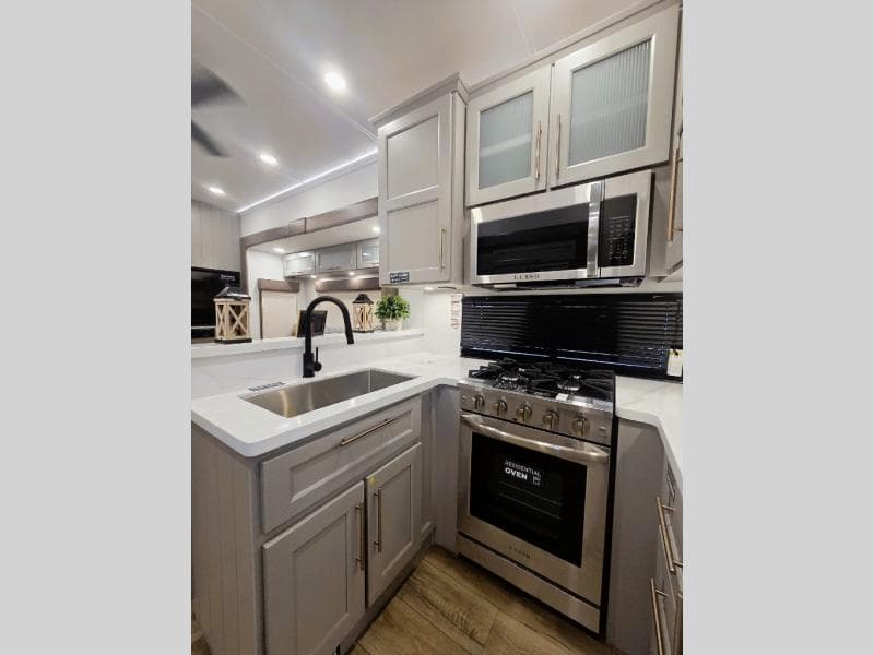 2026 Alliance RV 2026 Alliance RV Paradigm - thumbnail 12