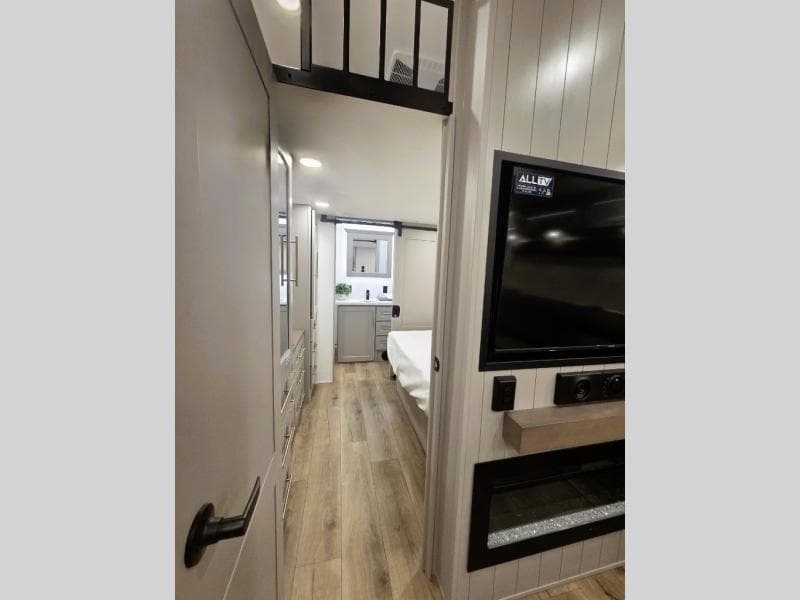 2026 Alliance RV 2026 Alliance RV Paradigm - thumbnail 18