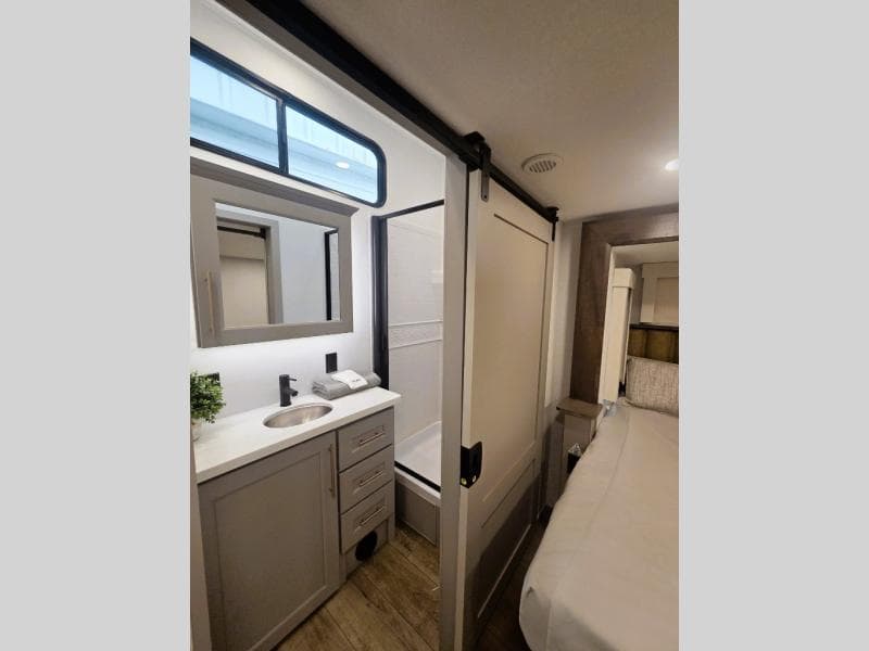 2026 Alliance RV 2026 Alliance RV Paradigm - thumbnail 22