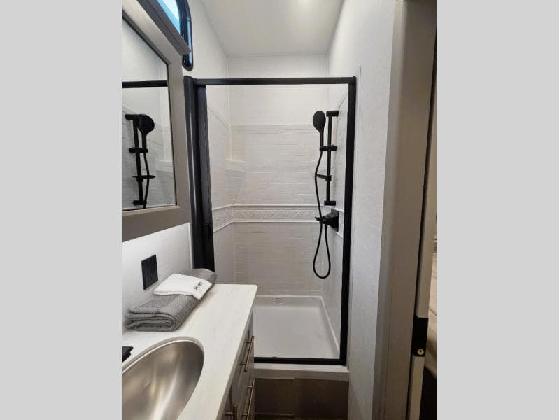 2026 Alliance RV 2026 Alliance RV Paradigm - thumbnail 23