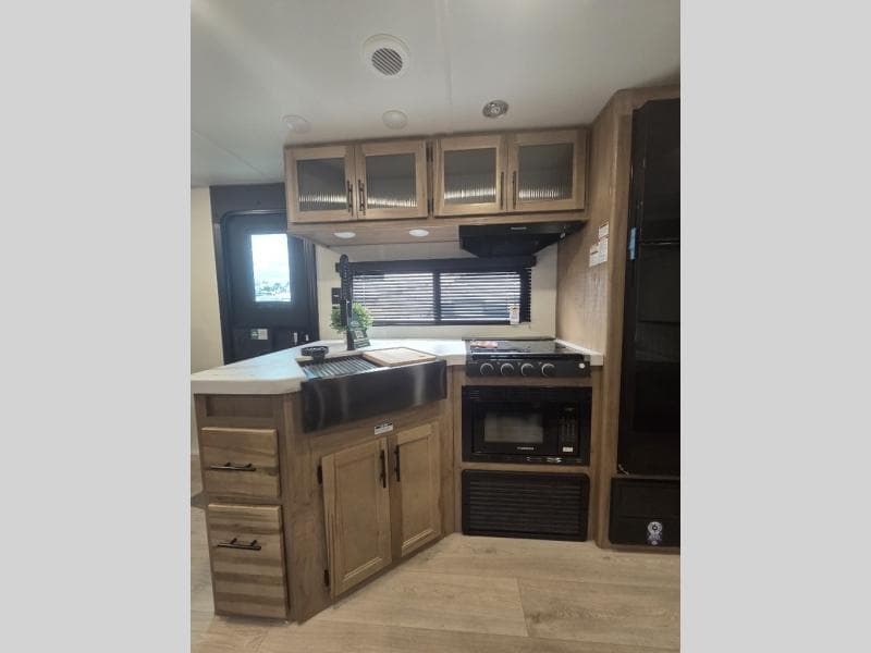 2025 Forest River 2025 Forest River Cherokee Grey Wolf - thumbnail 8