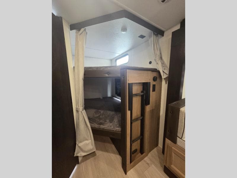 2025 Forest River 2025 Forest River Cherokee Grey Wolf - thumbnail 18