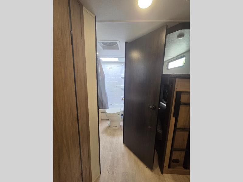 2025 Forest River 2025 Forest River Cherokee Grey Wolf - thumbnail 19