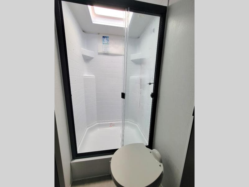 2025 Forest River 2025 Forest River Rockwood Ultra Lite - thumbnail 12