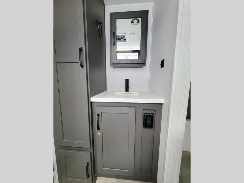 2025 Forest River 2025 Forest River Rockwood Ultra Lite - thumbnail 14