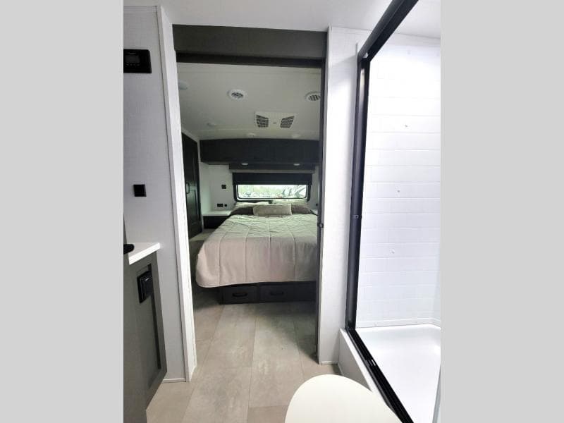 2025 Forest River 2025 Forest River Rockwood Ultra Lite - thumbnail 15