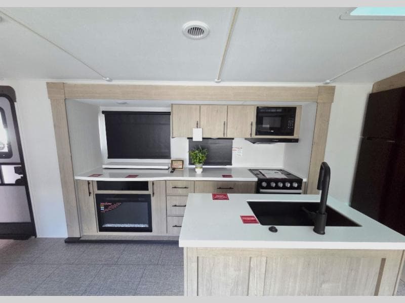 2025 Grand Design 2025 Grand Design Imagine - thumbnail 10