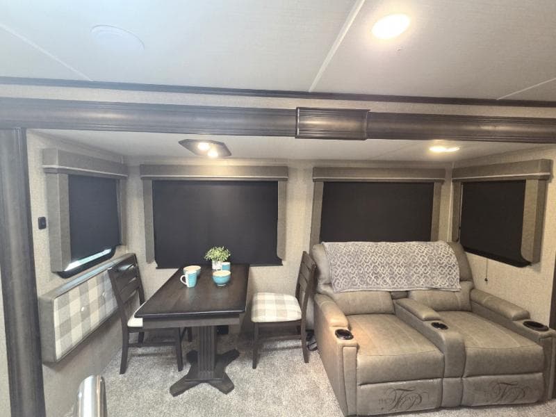 2022 Grand Design 2022 Grand Design Reflection - thumbnail 7