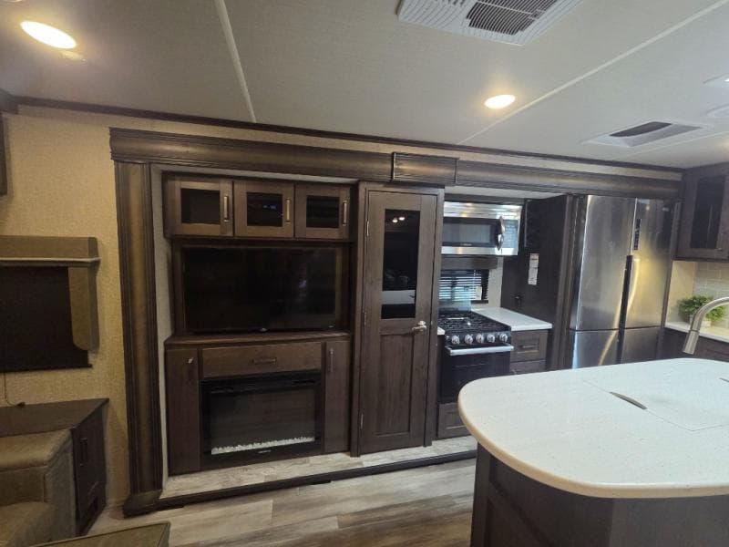 2022 Grand Design 2022 Grand Design Reflection - thumbnail 9