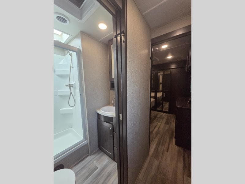 2022 Grand Design 2022 Grand Design Reflection - thumbnail 13