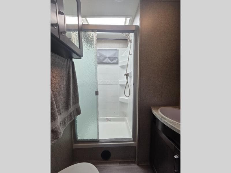 2022 Grand Design 2022 Grand Design Reflection - thumbnail 15