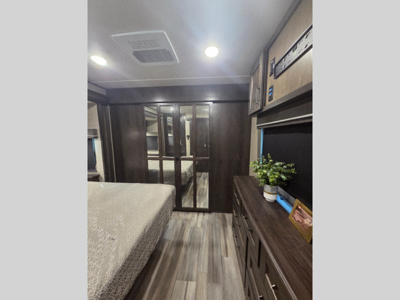 2022 Grand Design 2022 Grand Design Reflection - thumbnail 20