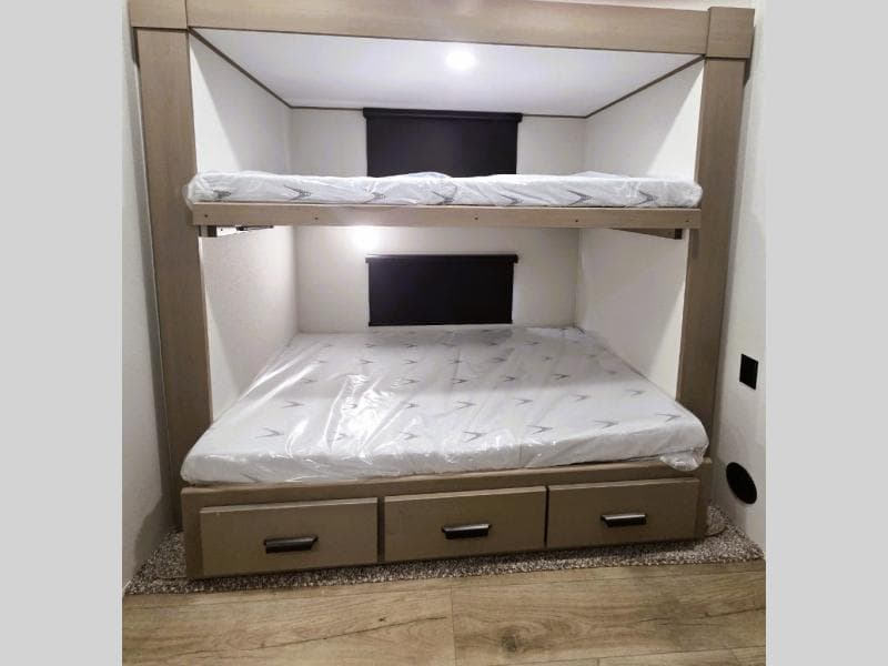 2026 Grand Design 2026 Grand Design Reflection - thumbnail 14