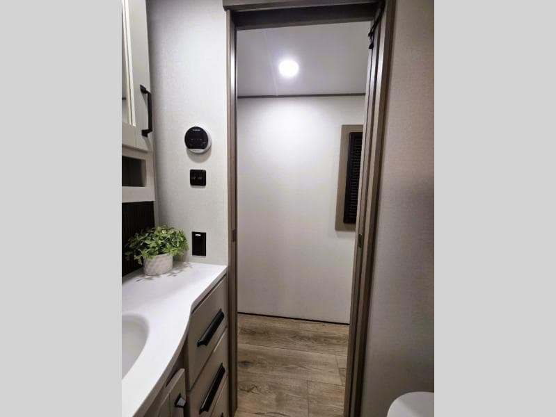 2026 Grand Design 2026 Grand Design Reflection - thumbnail 21