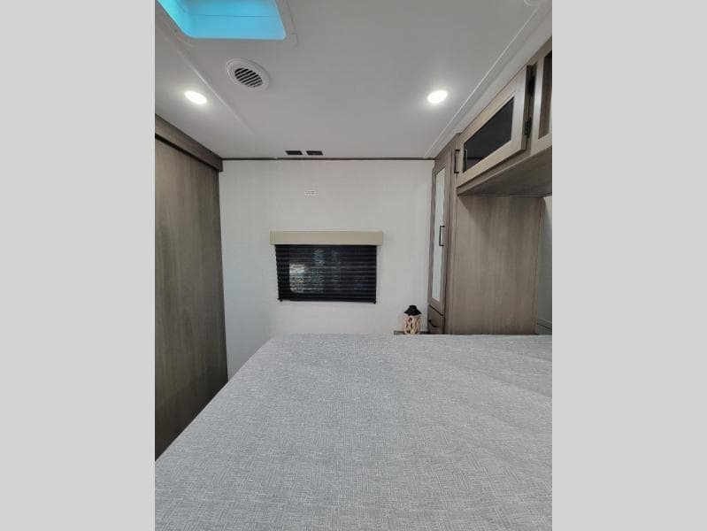 2026 Grand Design 2026 Grand Design Transcend - thumbnail 16