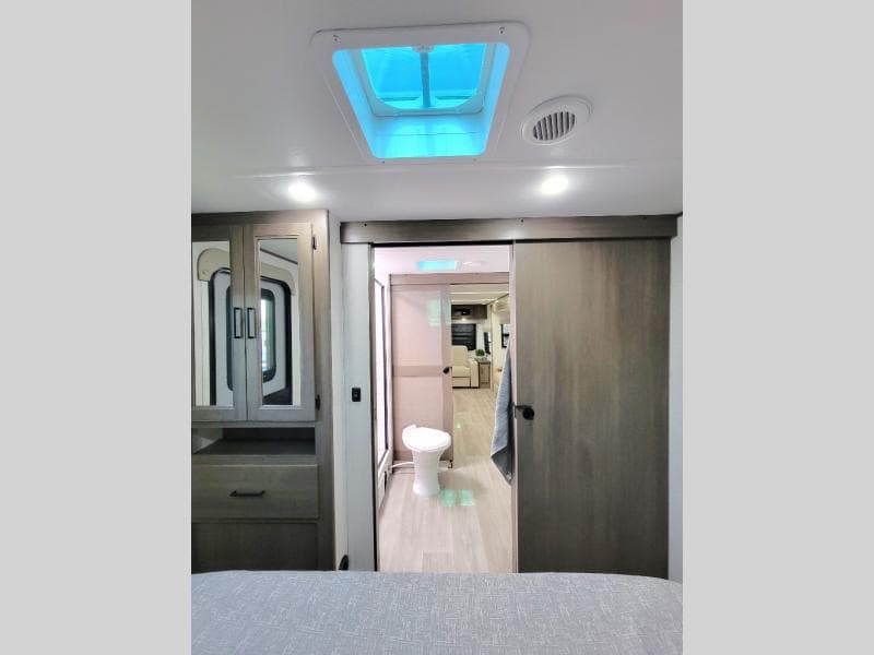 2026 Grand Design 2026 Grand Design Transcend - thumbnail 18