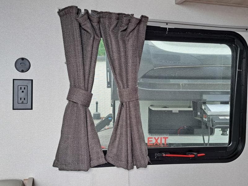 2026 Coachmen 2026 Coachmen Catalina Summit Series 7 - thumbnail 26