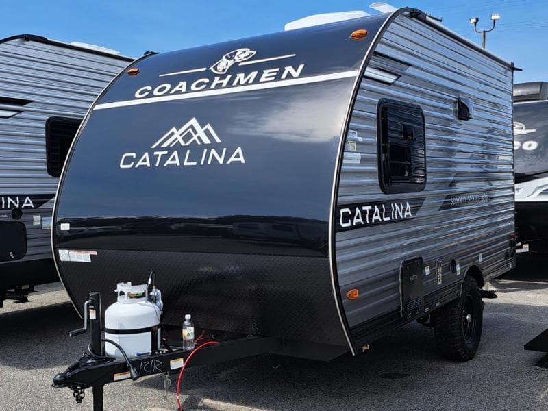 2026 Coachmen 2026 Coachmen Catalina Summit Series 7 - thumbnail 3