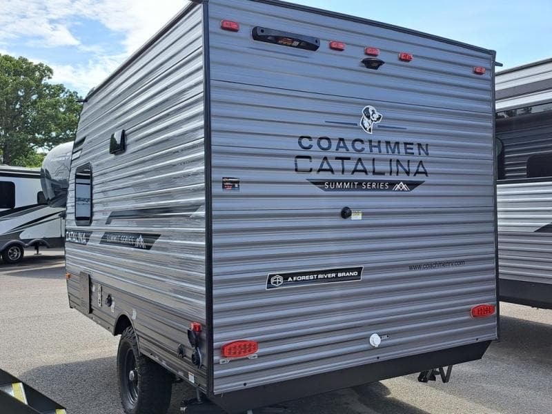 2026 Coachmen 2026 Coachmen Catalina Summit Series 7 - thumbnail 4