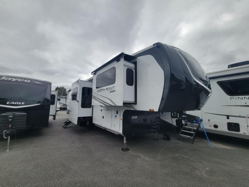 2026 Jayco North Point 382FLRB