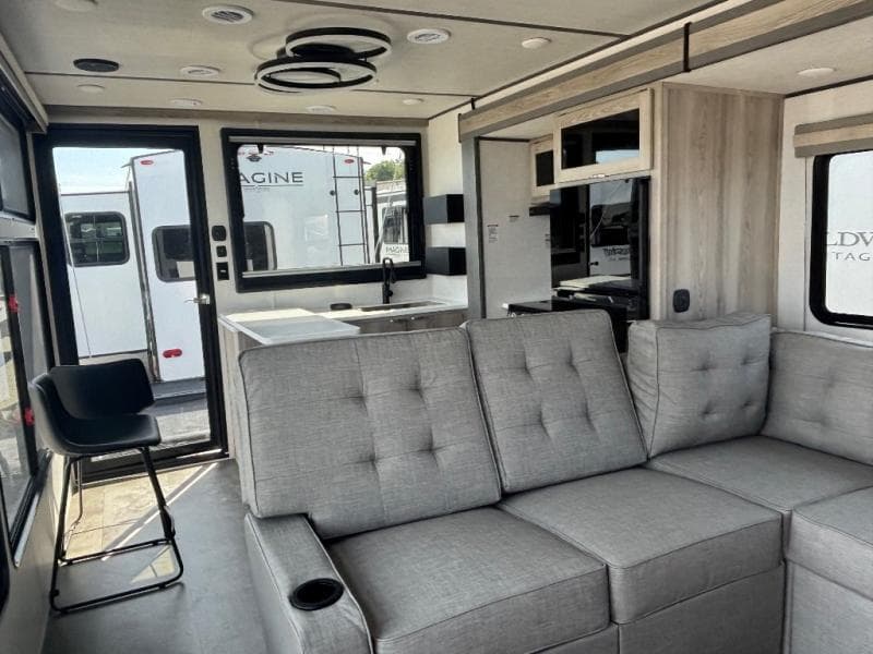 2025 Forest River 2025 Forest River Wildwood FSX - thumbnail 8