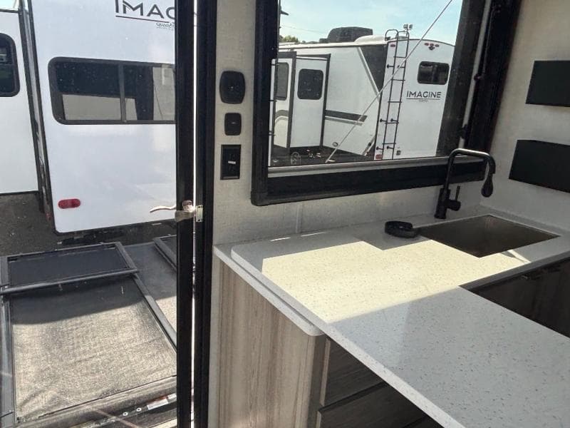 2025 Forest River 2025 Forest River Wildwood FSX - thumbnail 12