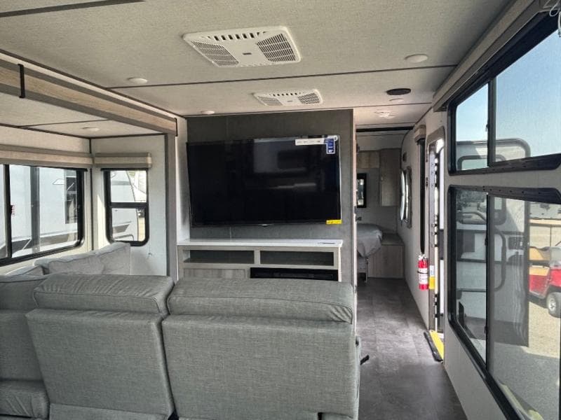 2025 Forest River 2025 Forest River Wildwood FSX - thumbnail 13