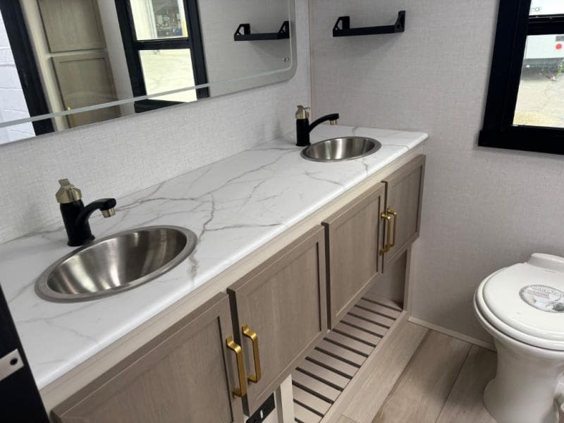 2025 Forest River 2025 Forest River Wildwood X-Lite - thumbnail 17