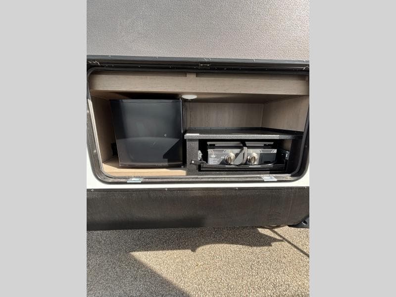 2025 Grand Design 2025 Grand Design Reflection - thumbnail 4