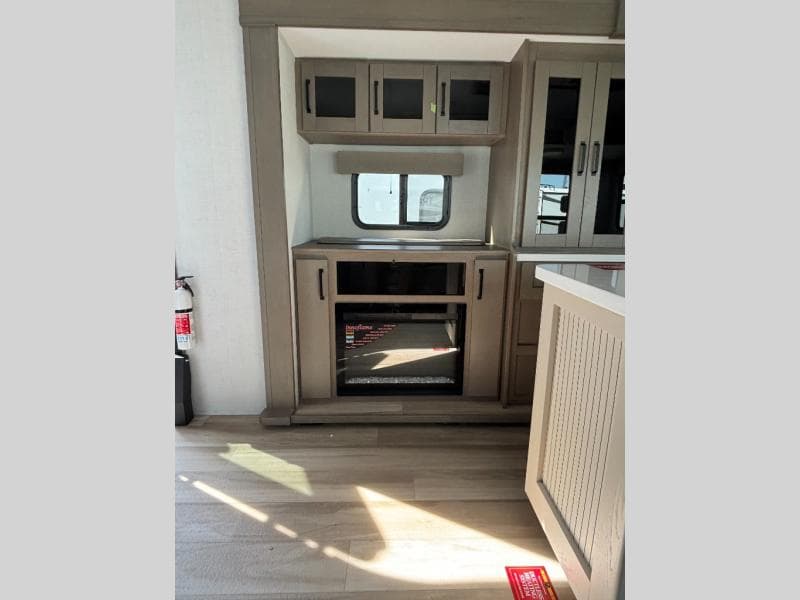 2025 Grand Design 2025 Grand Design Reflection - thumbnail 6