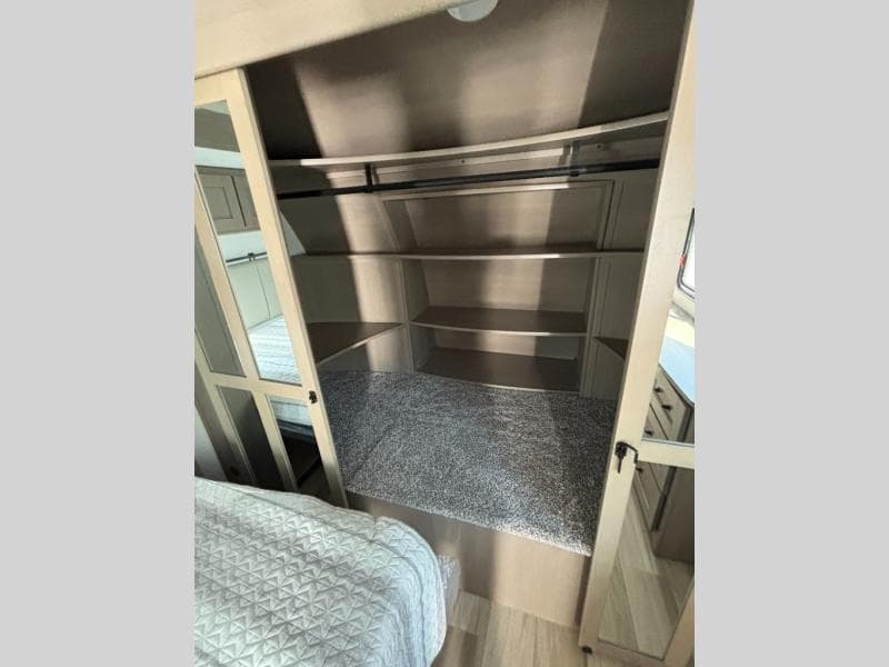 2025 Grand Design 2025 Grand Design Reflection - thumbnail 11