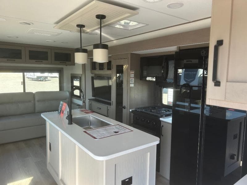 2026 Grand Design 2026 Grand Design Reflection - thumbnail 7